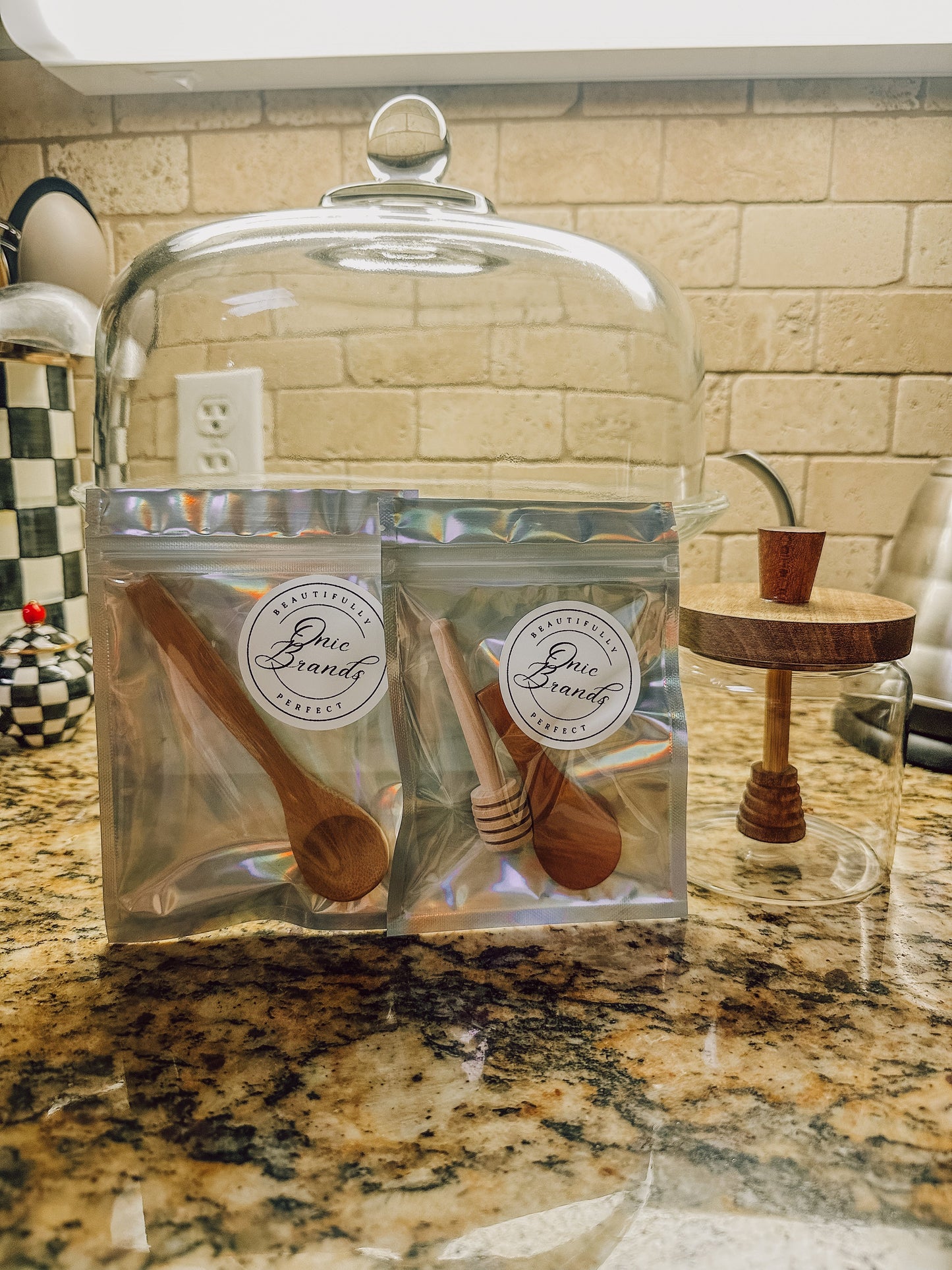 Honey Duo from Onic Brands LLC, two jars of honey with golden color and natural honeycomb on the labels.