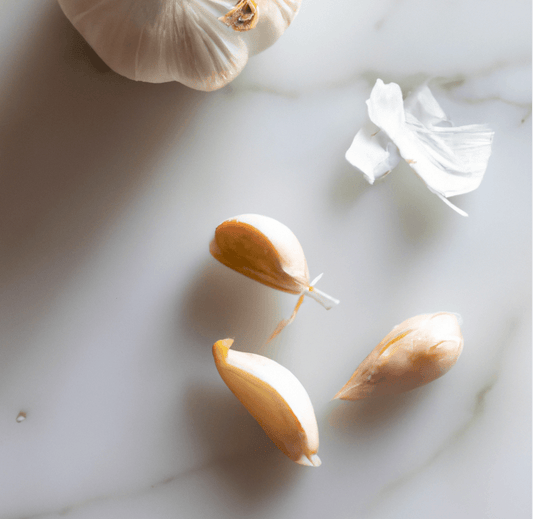 California Late White Garlic from Grow Organic, fresh whole garlic bulb with white skin, ideal for cooking and flavoring dishes.