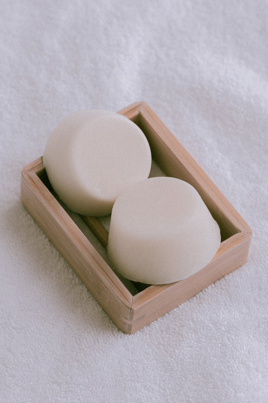 SOLIDSILK® Delicate Detangling Conditioner body bar by NO TOX LIFE, designed for gentle hair detangling and scalp care.