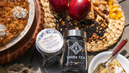 Glass jar of Piper and Leaf Caramel Apple Pie loose leaf tea with caramel apple pie flavor, 30 servings visible in the image.