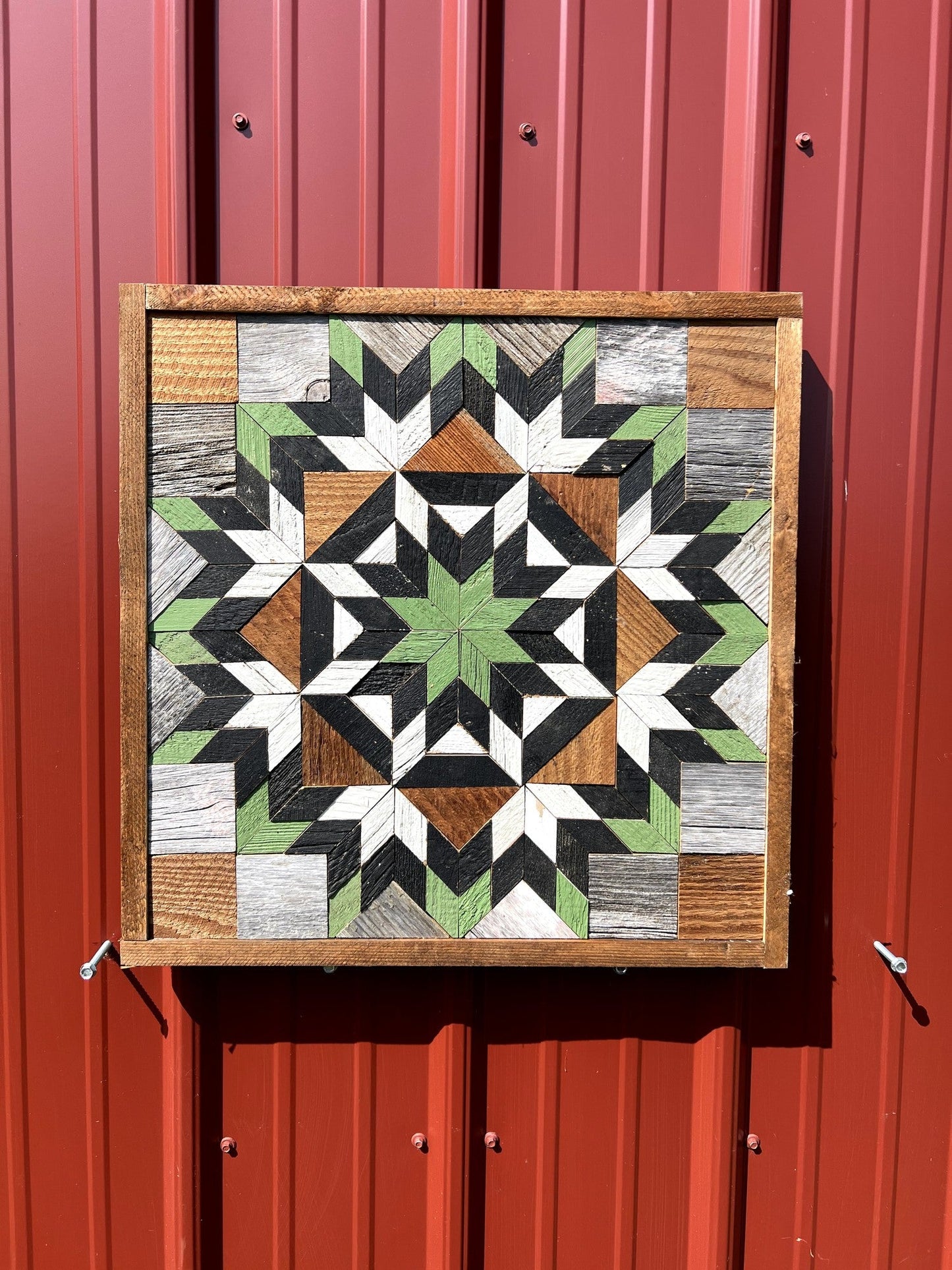 Amish Handmade Barn Quilt - Square (20.75 in x 20.75 in x 1 in)