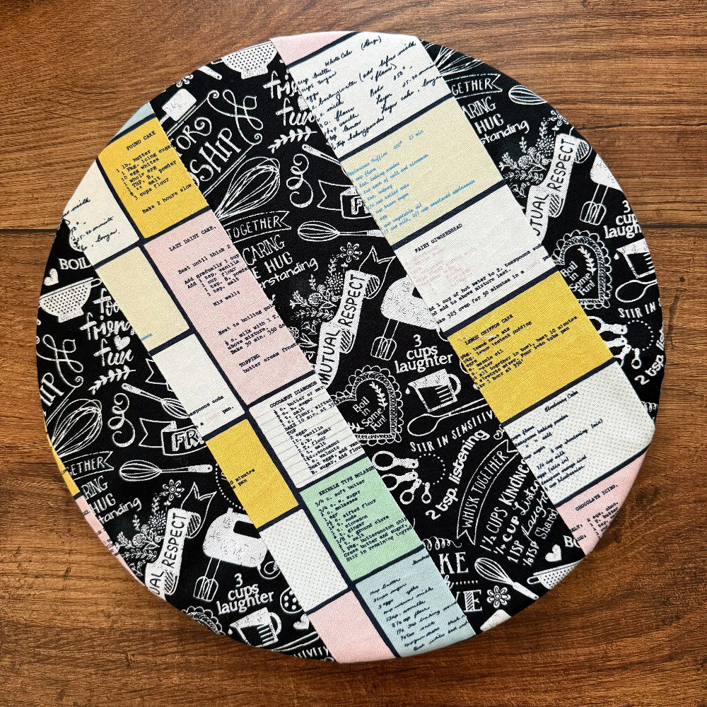Medium bowl and banneton covers from Five Oaks Farm, rustic linen covers for bread proofing and dough fermentation.