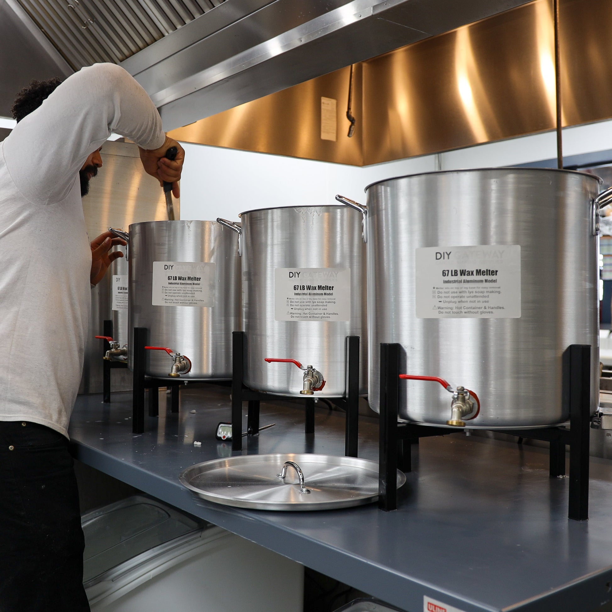 Seasonal Tallow & Beeswax Candle 16oz | Grass-Fed All-Natural Clean Burning - Blessings Grow Meadows