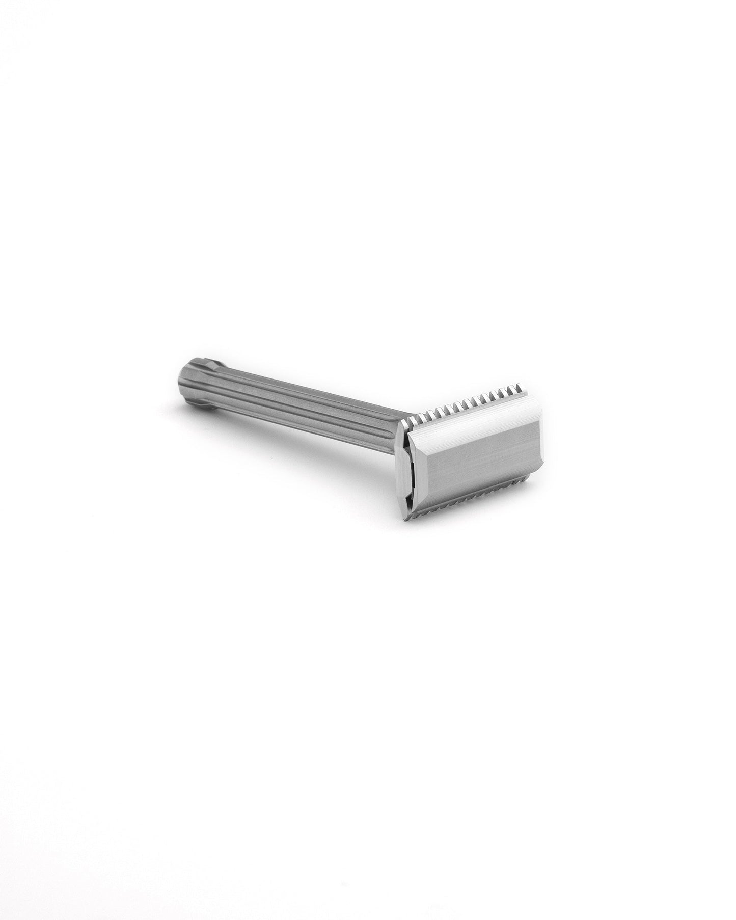 Blackland Razors Blackbird razor with a sleek black handle and razor head, designed for a close, smooth shave.