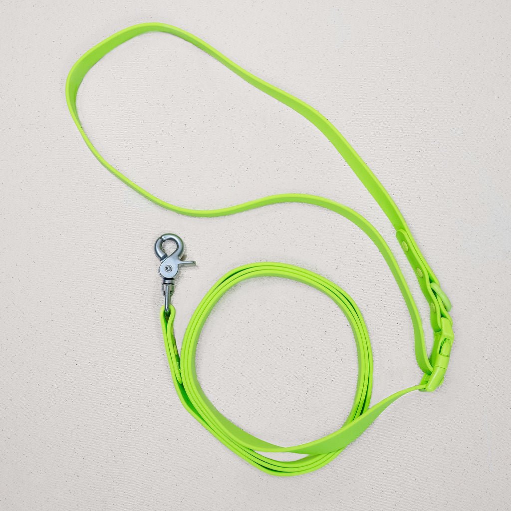 PVC handsfree dog leash by Tilley + Me, waterproof, durable, odor-resistant, designed for all weather outdoor walks.
