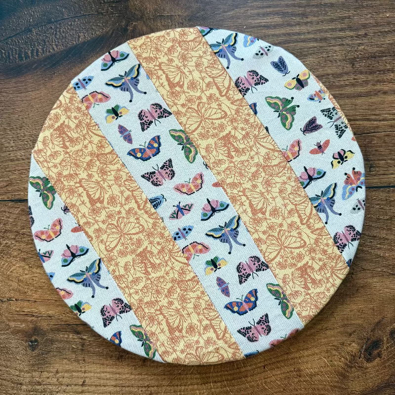 Medium bowl and banneton covers from Five Oaks Farm, natural linen covers for bread proofing and dough fermentation.