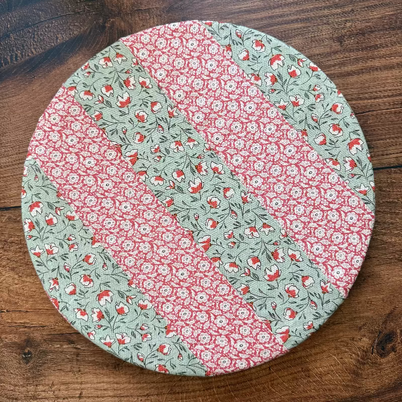 Medium bowl and banneton covers from Five Oaks Farm, natural fabric covers for bread proofing and baking.