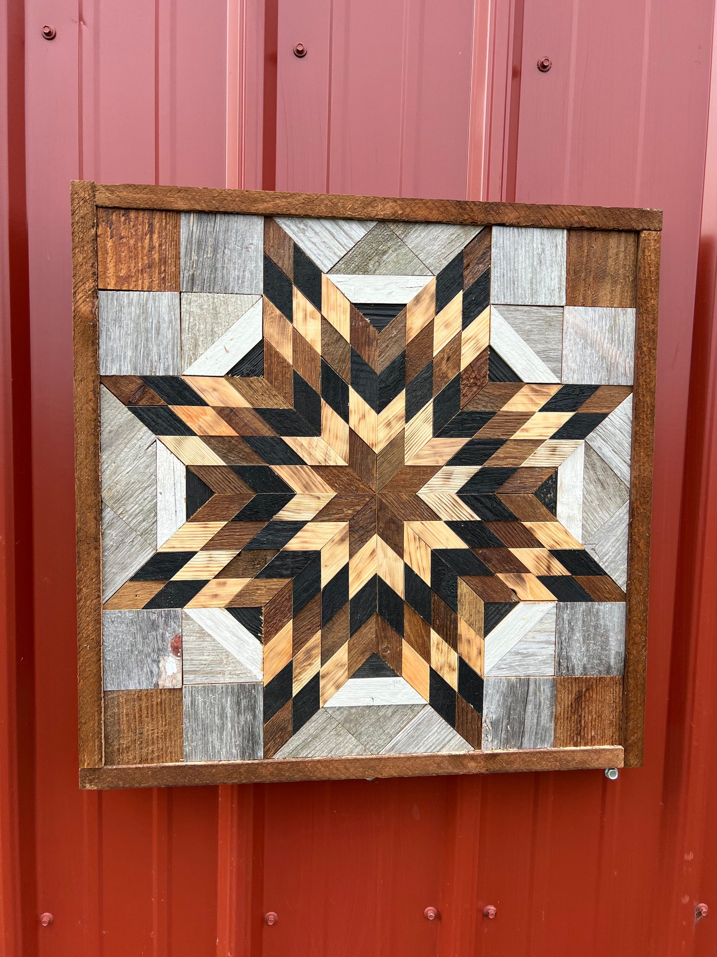 Amish Handmade Barn Quilt - Square (20.75 in x 20.75 in x 1 in)