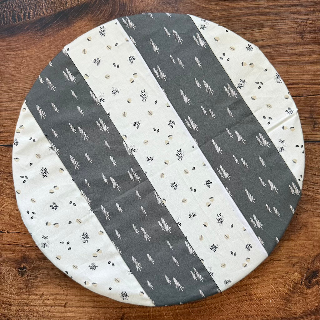 Medium bowl and banneton covers from Five Oaks Farm, natural fabric covers for bread proofing and baking.