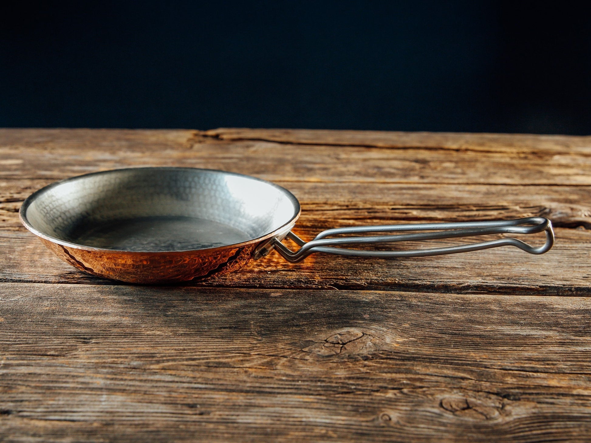 Sertodo copper skillet showing a shiny, round copper pot with a handle, ideal for cooking on stovetops.