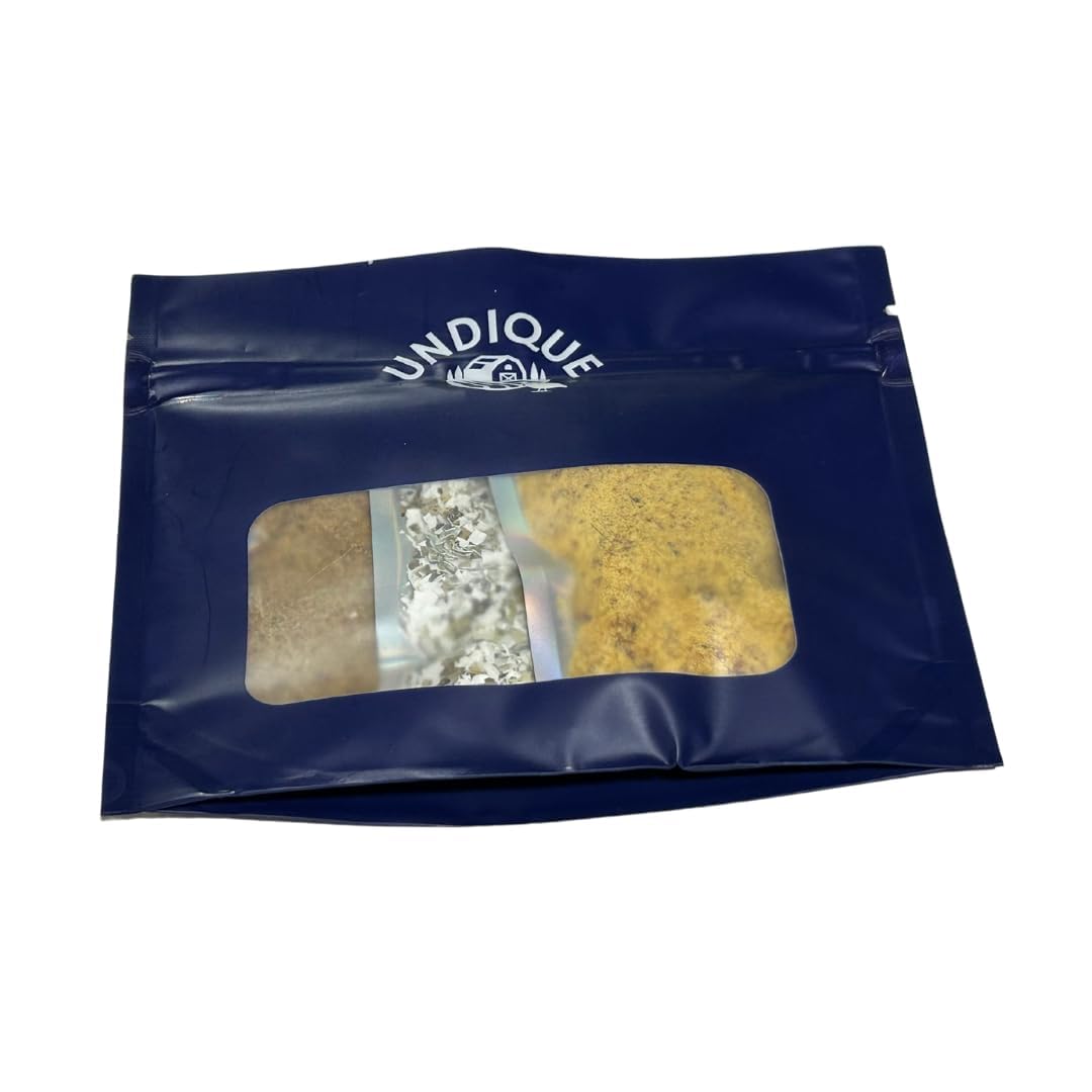 Quailz.com natural pet food topper with quail eggshells, meat, and egg for dogs and cats, rich in protein, calcium, and vitamins.