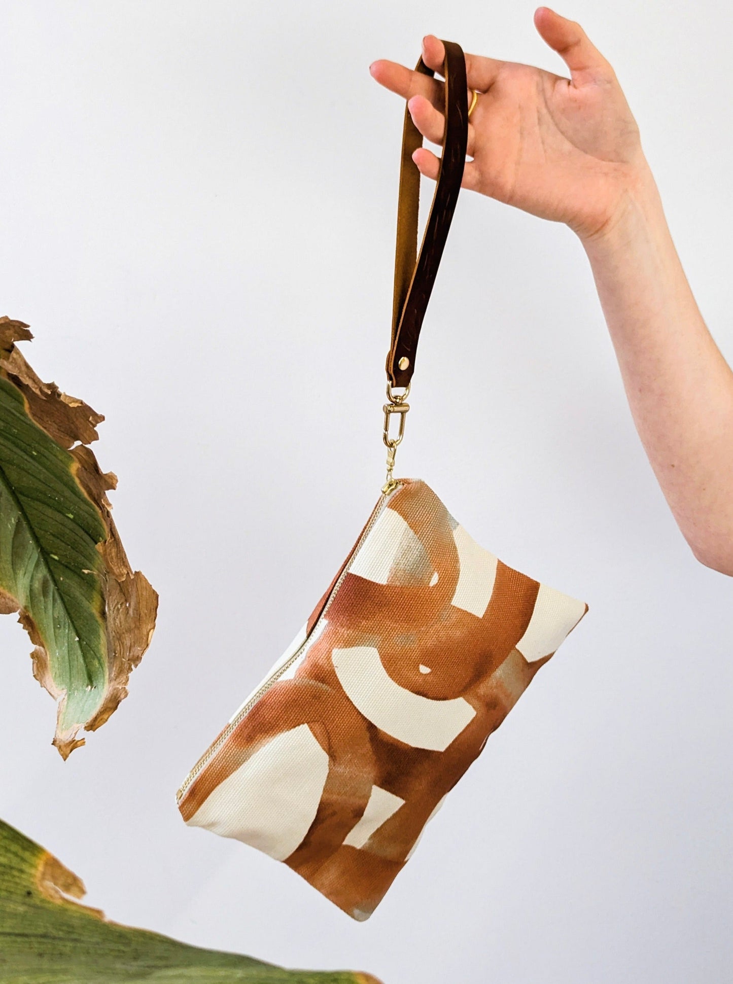 Shipwreck Chain Wristlet Purse - Blessings Grow Meadows -