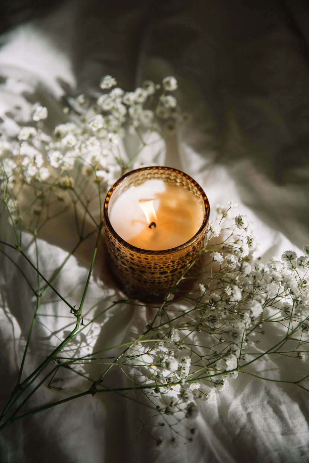 Bluecorn Candles Aromática DIY Scented Candle Gift Set in glassware, featuring clean-burning, non-toxic summer-inspired candles.