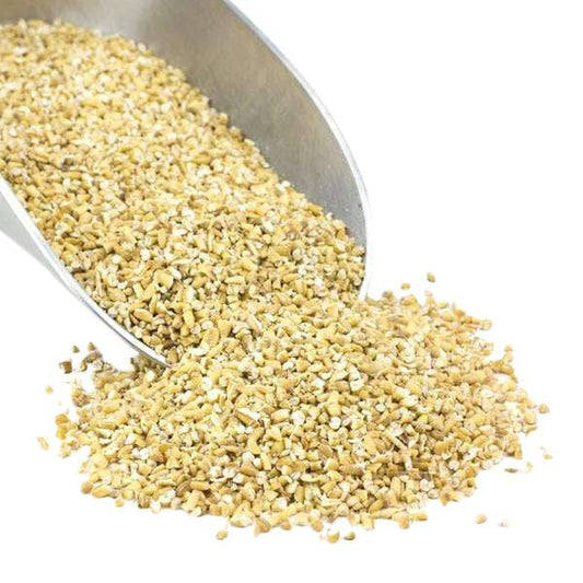 Organic steel cut oat groats from Country Life Natural Foods, showing a close-up of the raw, unprocessed oats in a bowl.