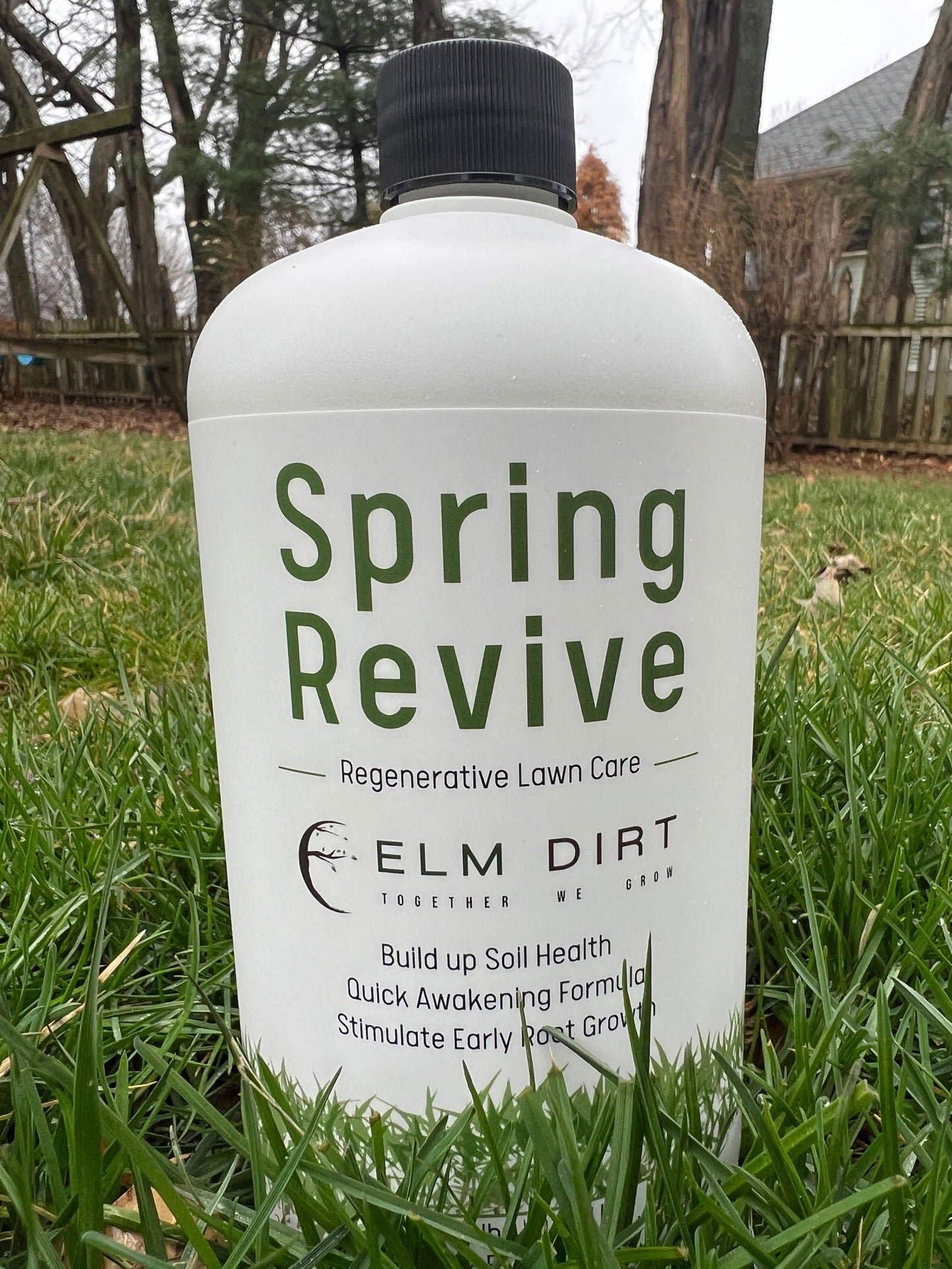 Elm Dirt regenerative fertilizer for sustainable lawn care, shown in a bag designed for 2000 sq ft spring application.