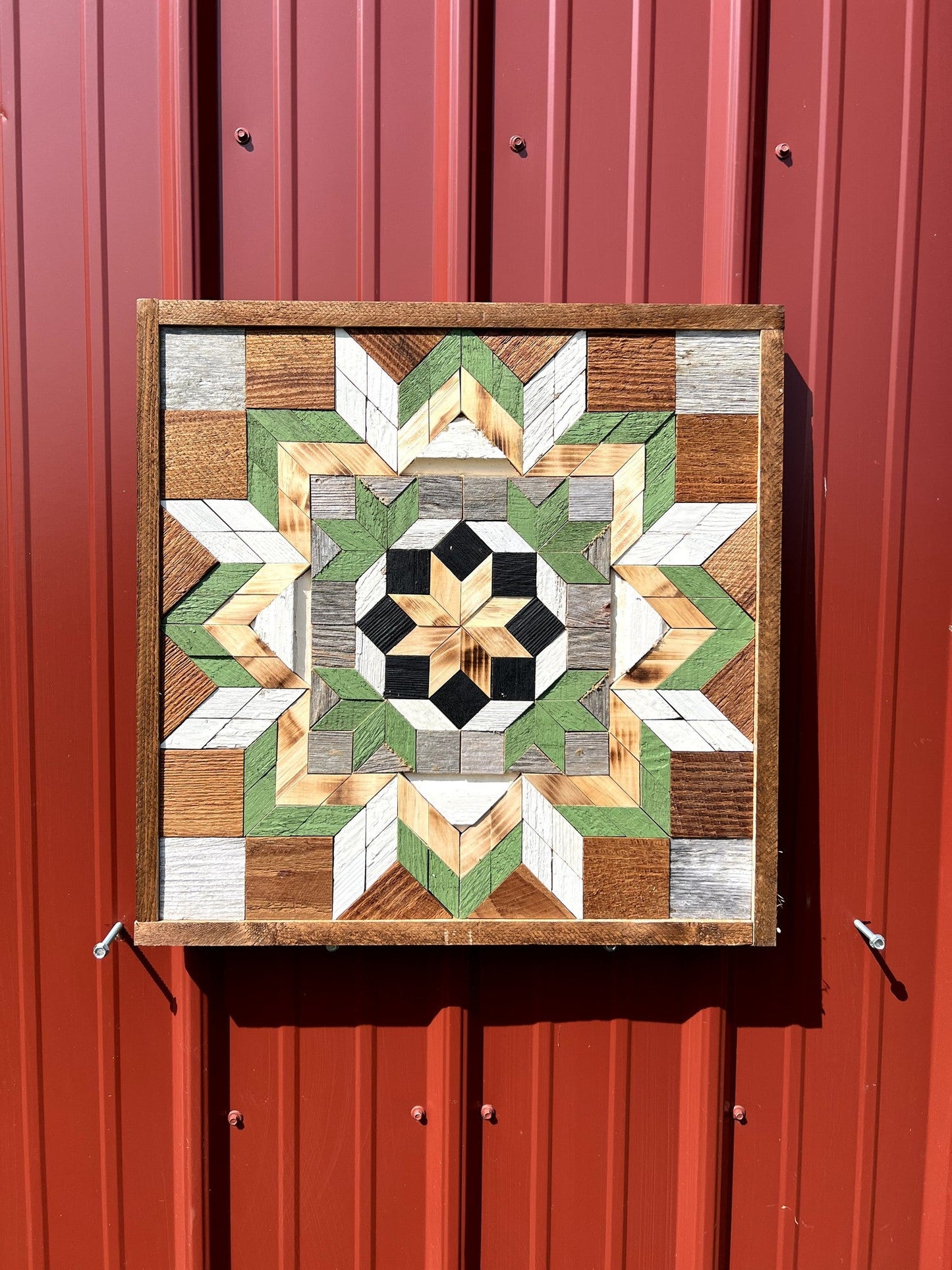 Amish Handmade Barn Quilt - Square (20.75 in x 20.75 in x 1 in)