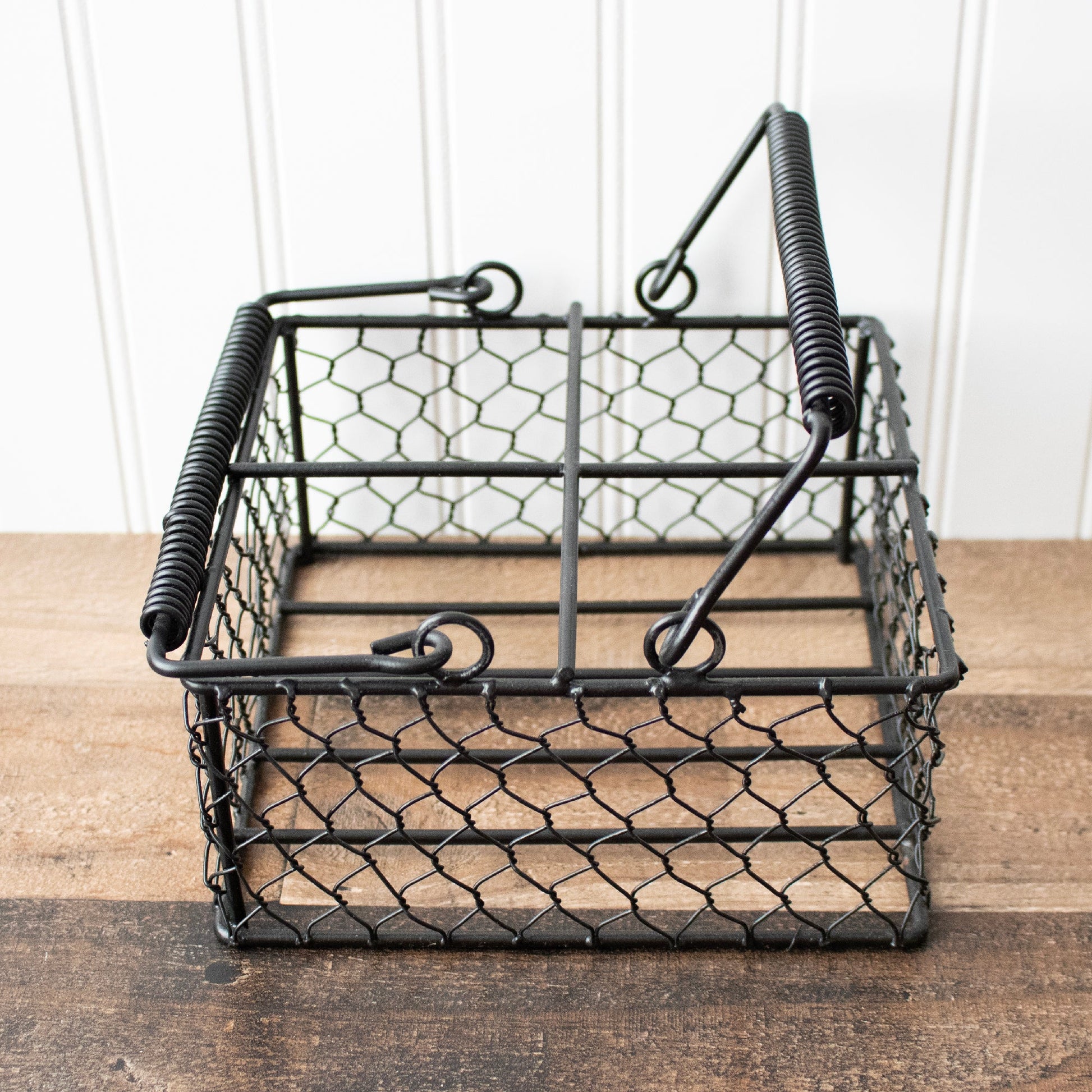 Chicken Wire Caddy for 4 Pint Mason Jars - Blessings Grow Meadows