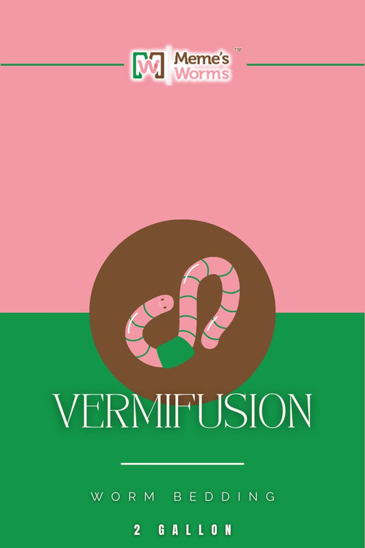 Meme's Worms VermiFusion Blend worm bedding in a 1-gallon worm bin, natural organic worm composting bedding material.