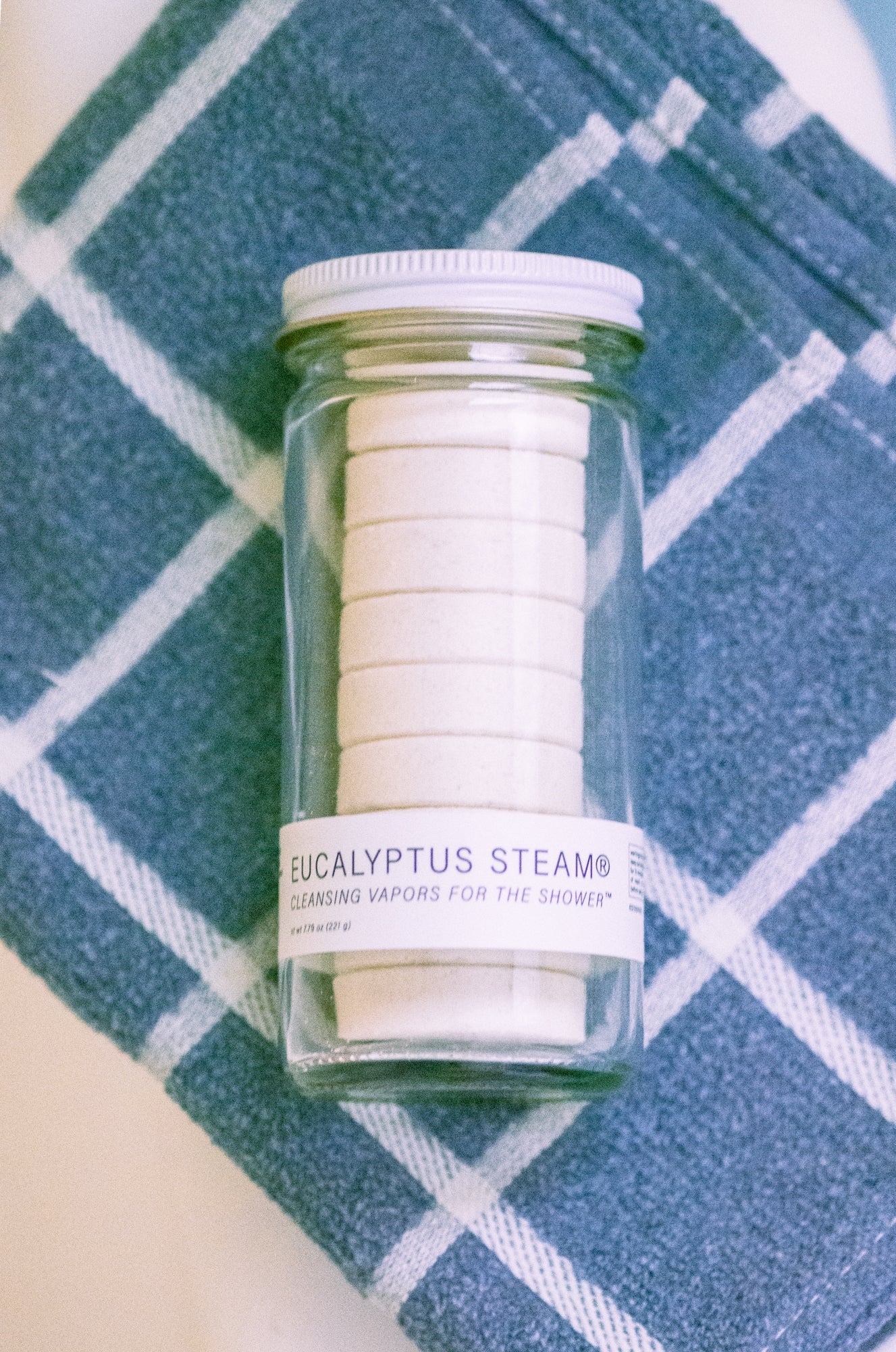 Eucalyptus Steam Cleansing Vapors for the Shower in a normal jar by NO TOX LIFE, featuring eucalyptus leaves and vapor release.