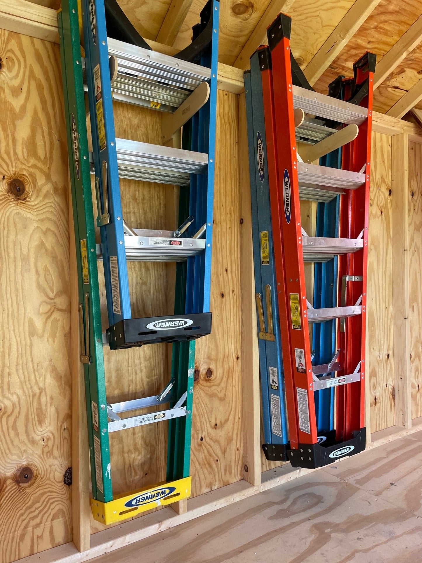 終極工具棚收納套件 – 庭院和園藝工具架