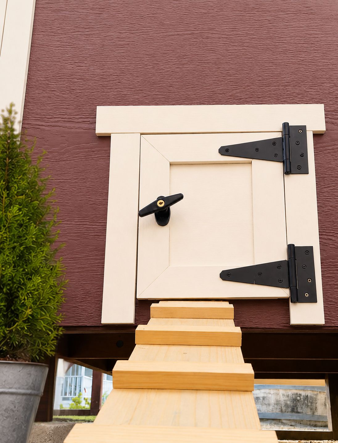 Large OverEZ Chicken Coop with spacious design, featuring multiple access points and ventilation for up to 15 chickens.